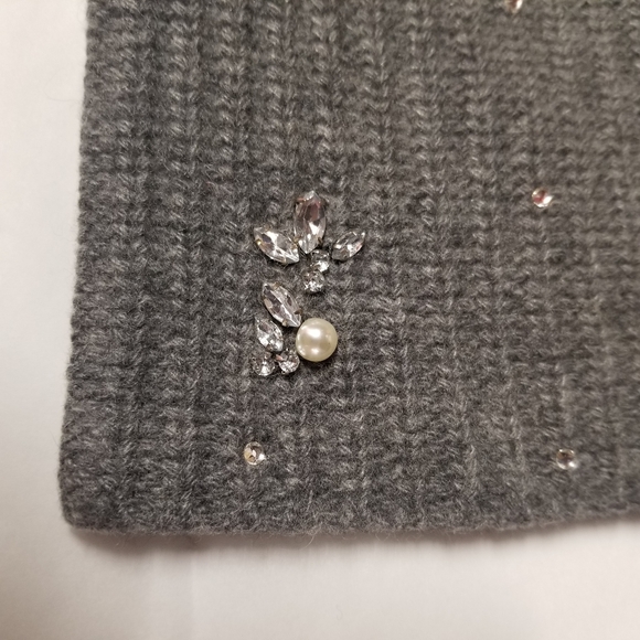 Portolano Crystal-Embellished Cashmere Ribbed Beanie Hat, Heather Grey, OS, NWT - Picture 3 of 5